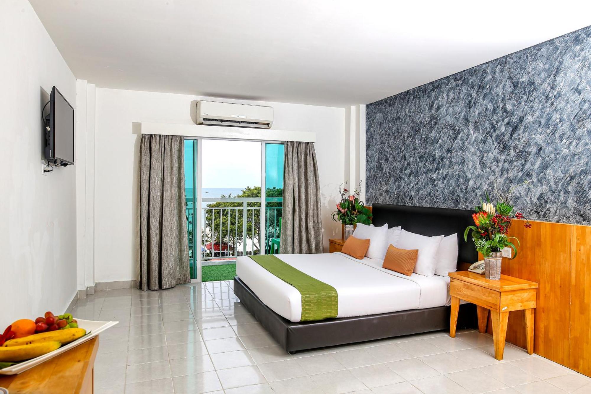 Langkapuri Resort Langkawi パンタイ・サナング エクステリア 写真