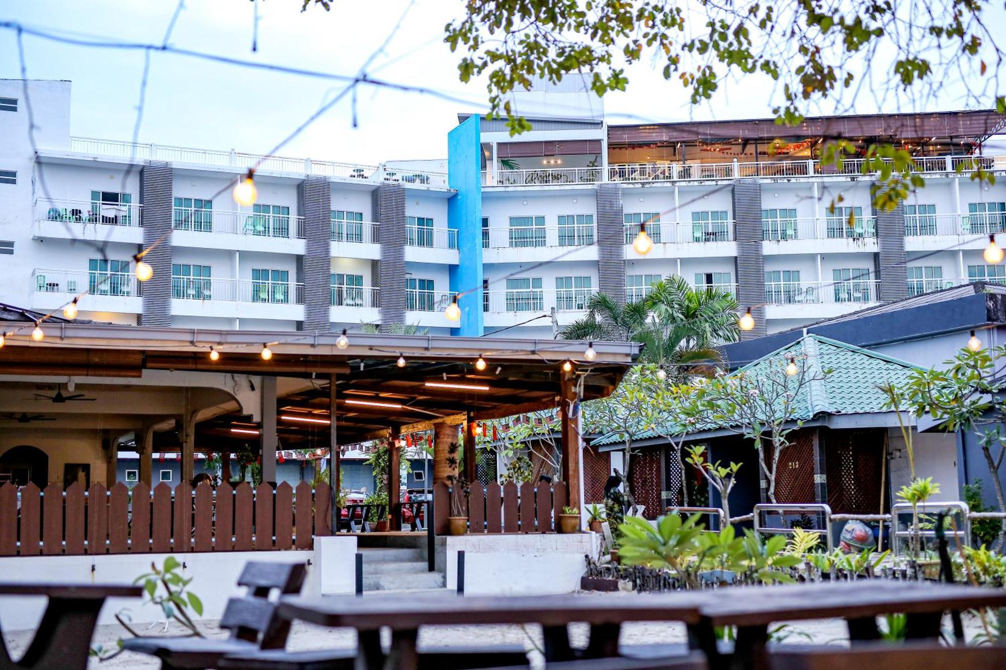 Langkapuri Resort Langkawi パンタイ・サナング エクステリア 写真